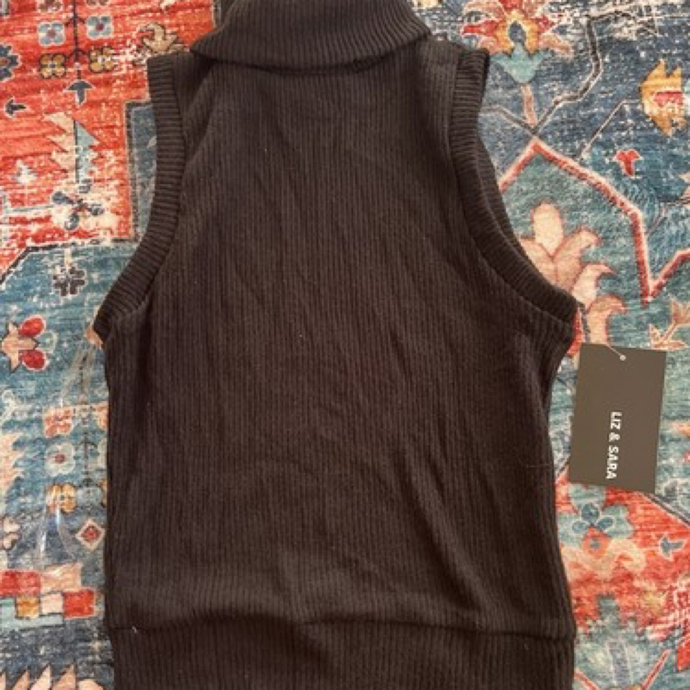 Women’s Turtle Neck Top Size Small